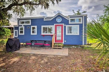 Waterfront Tiny House with Private Dock and Golf Cart! - image 11