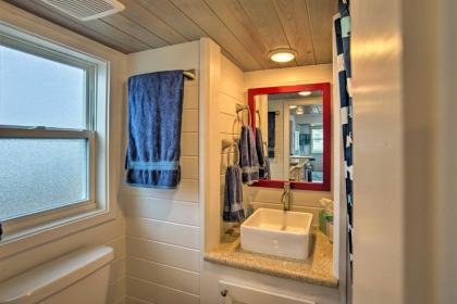 Waterfront Tiny House with Private Dock and Golf Cart! - image 14