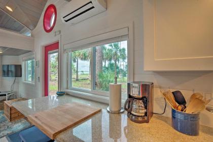Waterfront Tiny House with Private Dock and Golf Cart! - image 7