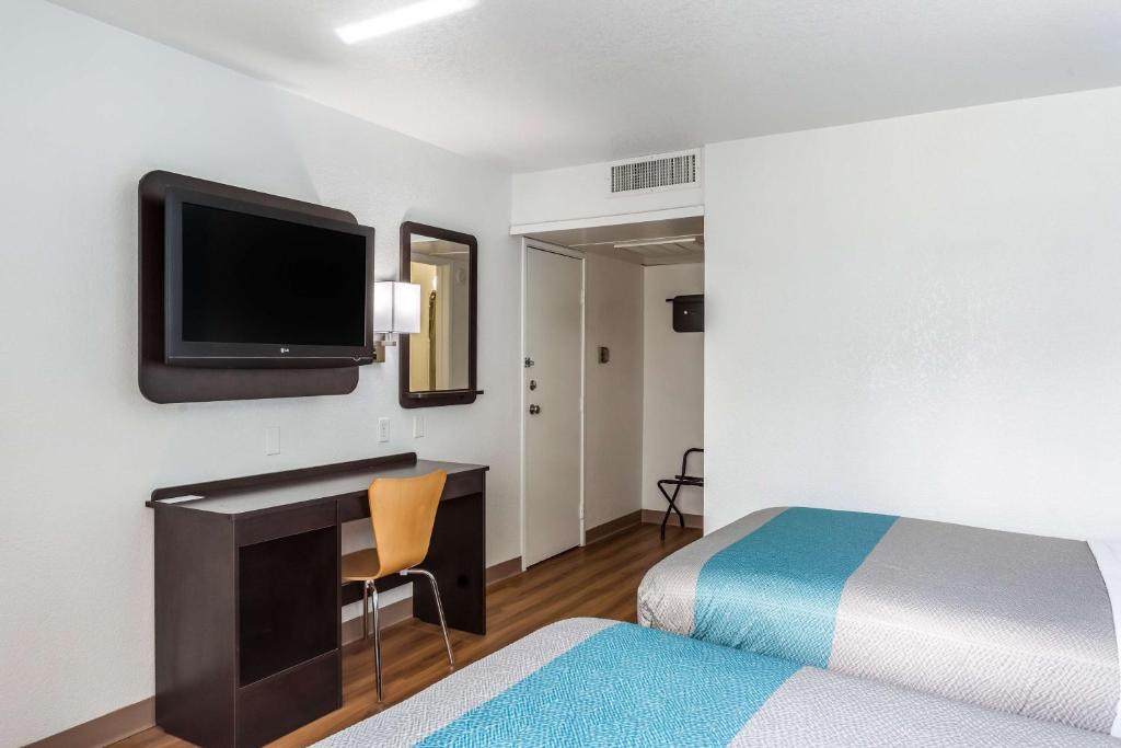 Motel 6-Blythe CA - image 3