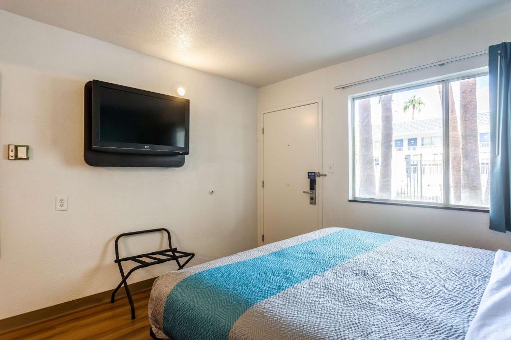 Motel 6-Blythe CA - image 6