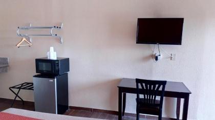 Motel 6-Blythe CA - South - image 12