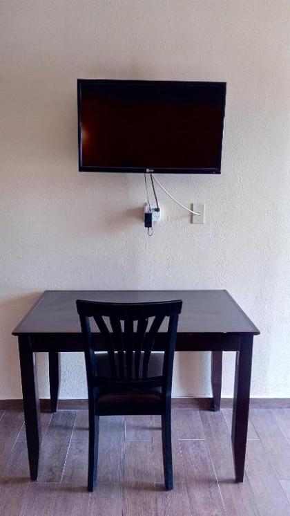 Motel 6-Blythe CA - South - image 14