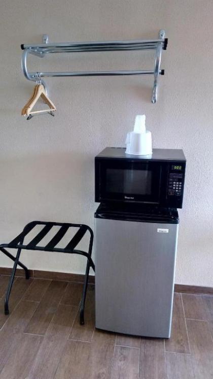 Motel 6-Blythe CA - South - image 5