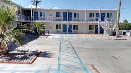 Motel 6-Blythe CA - South - image 9