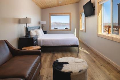 River Lodge and Grill - image 15