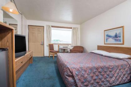 Knights Inn Boardman - image 11
