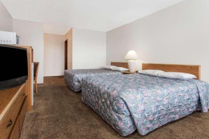 Knights Inn Boardman - image 12