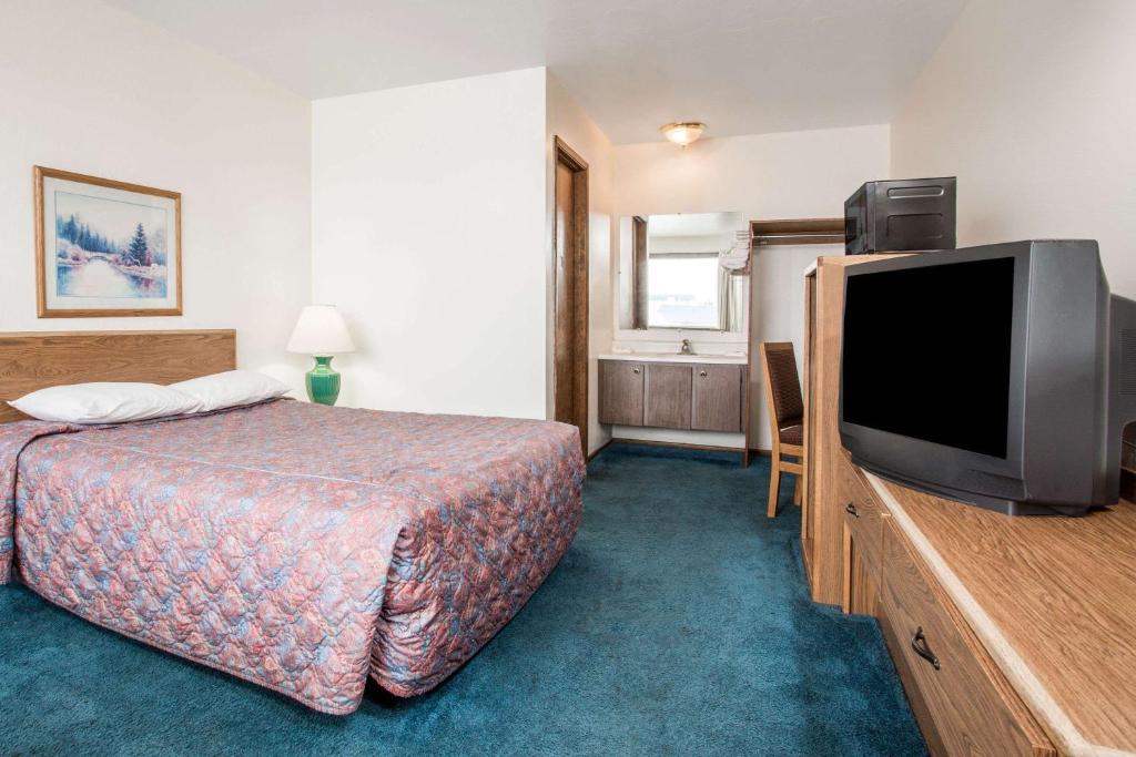 Knights Inn Boardman - image 4