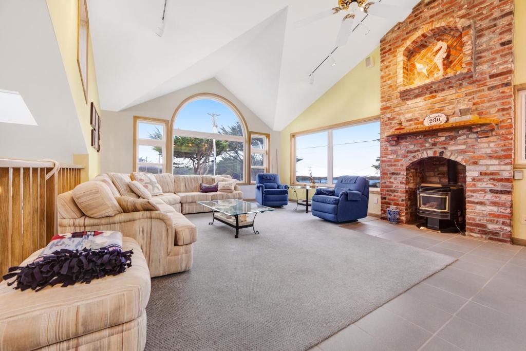 Brudaden Beach House - main image