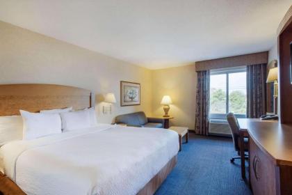 La Quinta by Wyndham Islip - MacArthur Airport - image 15