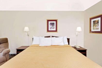 Days Inn by Wyndham Spartanburg - image 12
