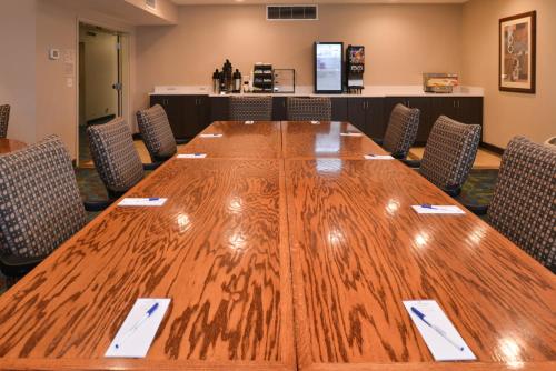 Candlewood Suites Boise - Towne Square an IHG Hotel - image 5