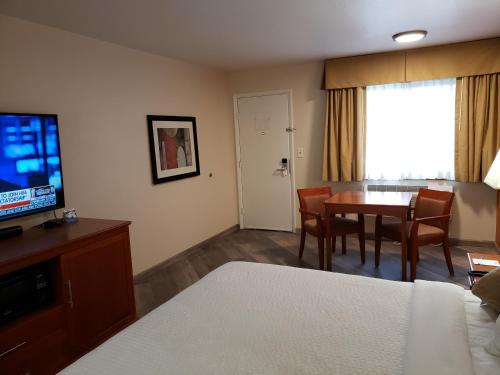 Airport Inn - image 3