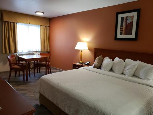 Airport Inn - image 5