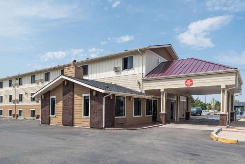 Super 8 by Wyndham Boise - main image