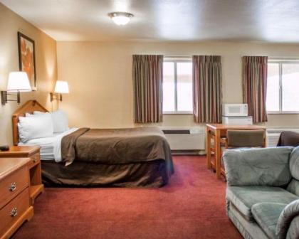 Quality Inn Airport - image 2
