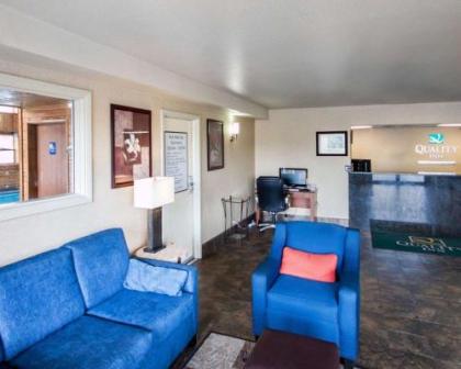 Quality Inn Airport - image 3