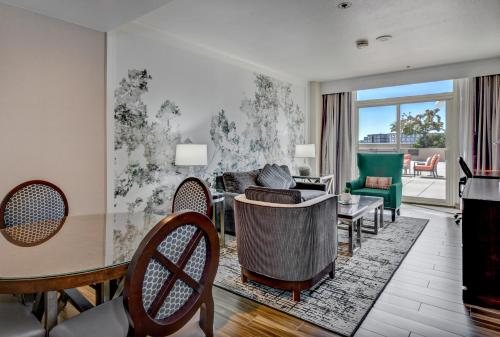 The Grove Hotel - image 4