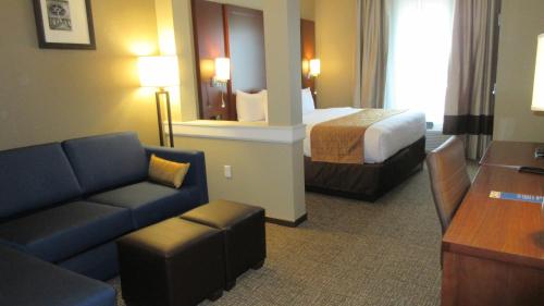 Comfort Inn & Suites Boise Airport - image 2