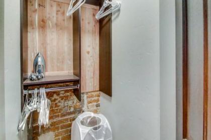 Carriage House - image 5
