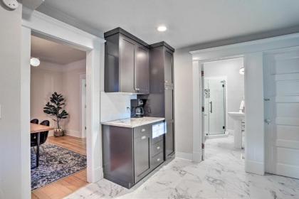 Vintage-Chic Home with Patio - Walk to Hyde Park! - image 11