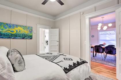 Vintage-Chic Home with Patio - Walk to Hyde Park! - image 14