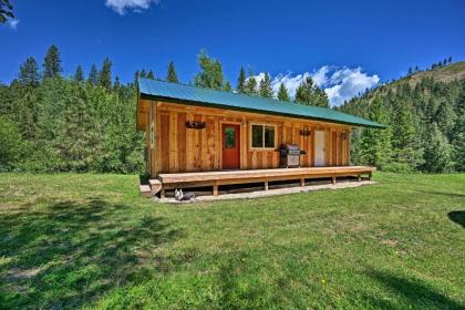 Cozy Countryside Cabin in Robie Creek Park Boise Idaho