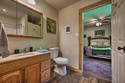 Cozy Countryside Cabin in Robie Creek Park! - image 15