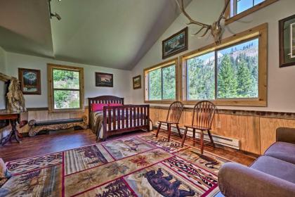 Cozy Countryside Cabin in Robie Creek Park! - image 2