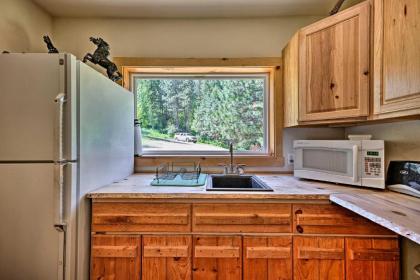 Cozy Countryside Cabin in Robie Creek Park! - image 8