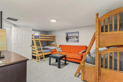 Large Family Home with Garage Game Room and Office - image 3