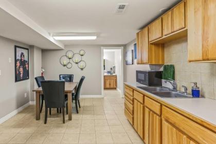 Large Family Home with Garage Game Room and Office - image 7