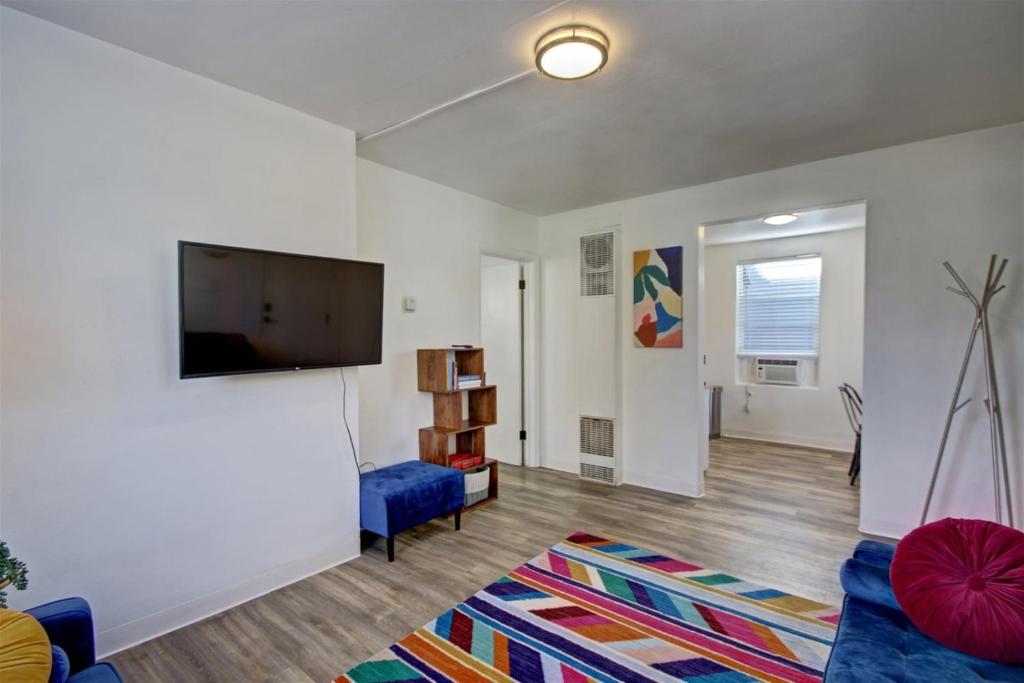 18th Street A - image 2