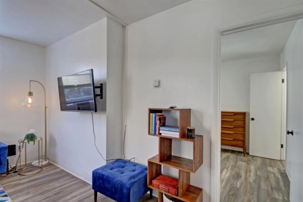 18th Street A - image 7