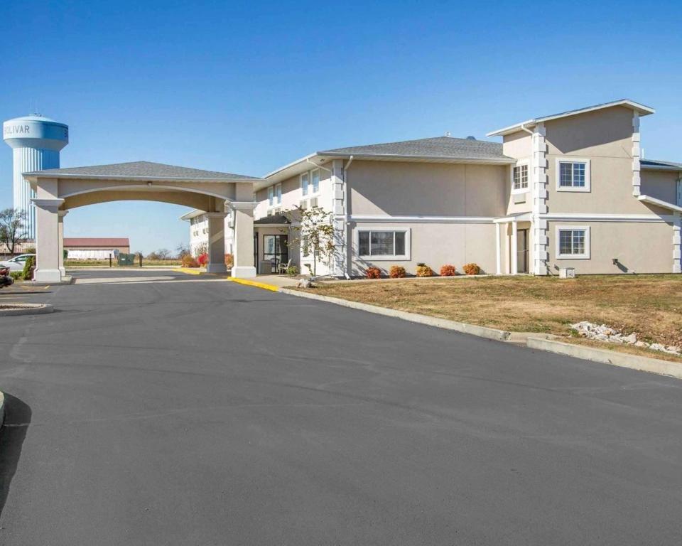 Comfort Inn Bolivar - main image