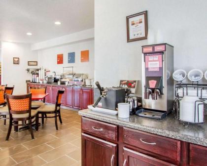 Comfort Inn Bolivar - image 9