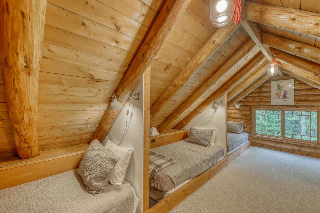 Log Cabin Living - image 5