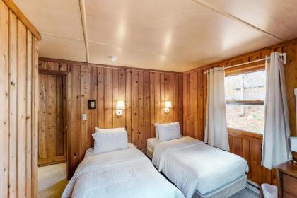 Swift Family Chalet - image 14