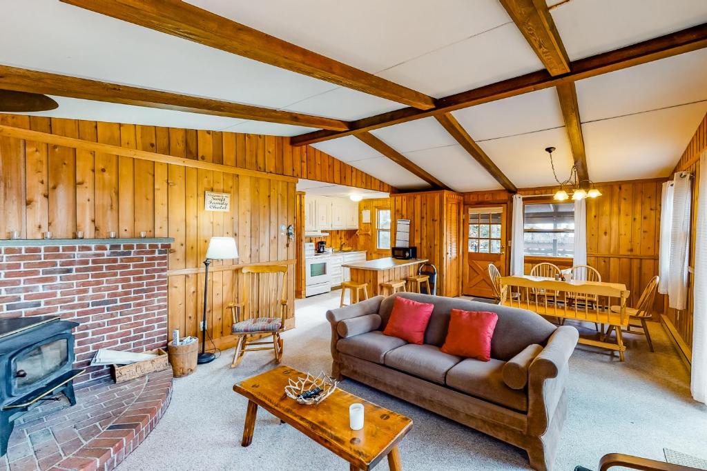 Swift Family Chalet - image 7