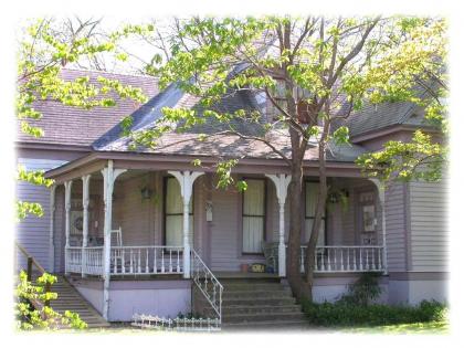 Carleton House Bed and Breakfast - image 12