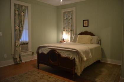 Carleton House Bed and Breakfast - image 2