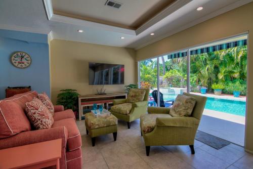 Heated Pool & Spa Home on a Scenic Gulf Access Canal -Close to Bonita Beach! - image 2