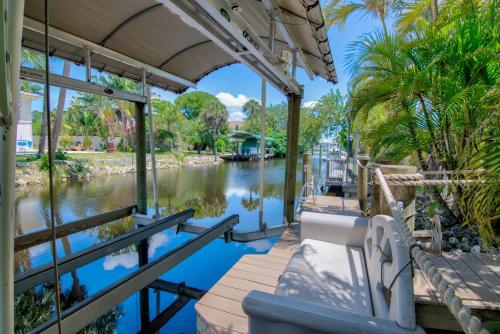 Heated Pool & Spa Home on a Scenic Gulf Access Canal -Close to Bonita Beach! - image 4