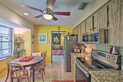 Boho-Style Escape about 3 Miles to Bonita Beach! - image 12