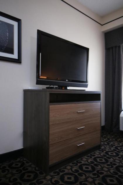 Quality Inn & Suites University - image 6