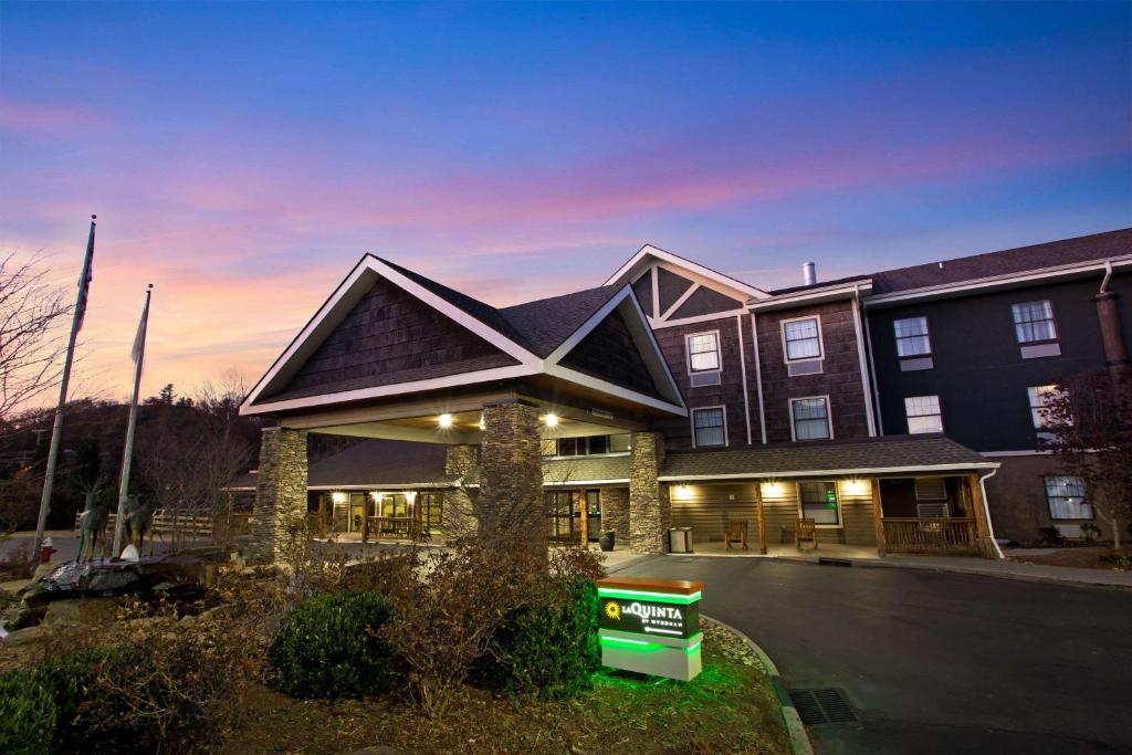 La Quinta by Wyndham Boone - main image