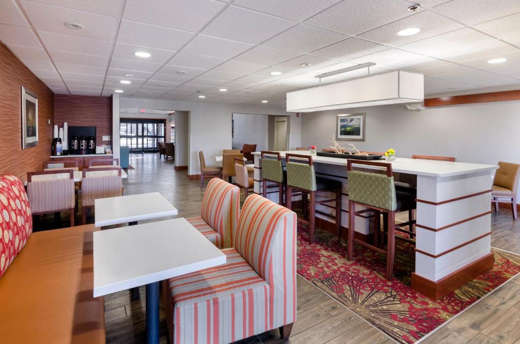La Quinta by Wyndham Boone - image 3