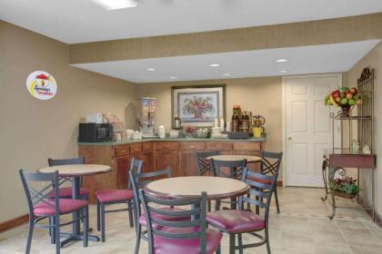 Super 8 by Wyndham Booneville - image 11