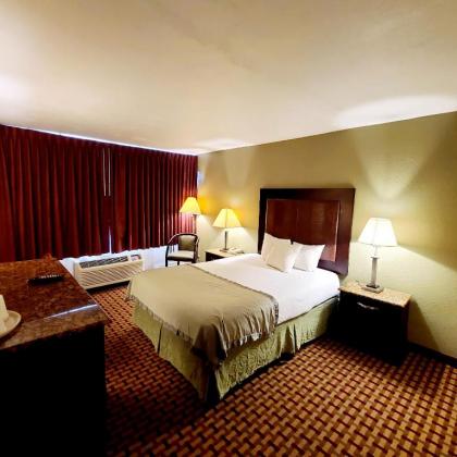 Town Inn - image 14